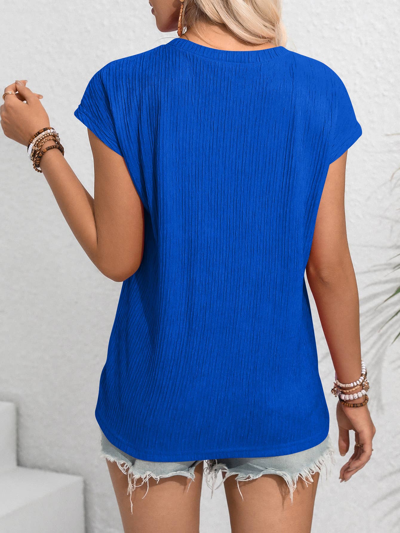 GREEN CREW NECK TOP