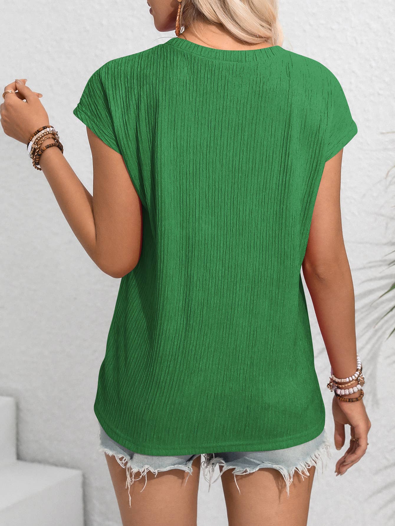 GREEN CREW NECK TOP